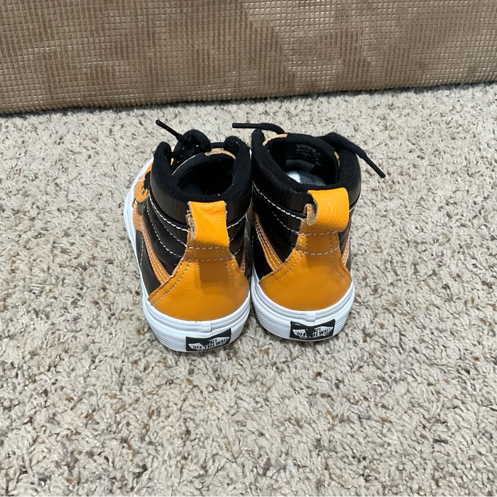 VENS MTE SNEACKER BOYS SIZE 2 BLACK / YELLOW - Picture 8 of 8